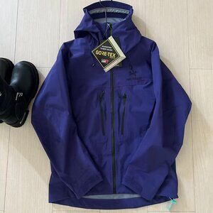 Arc'teryx Beta LT Dark Blue Rain Jacket, Size L